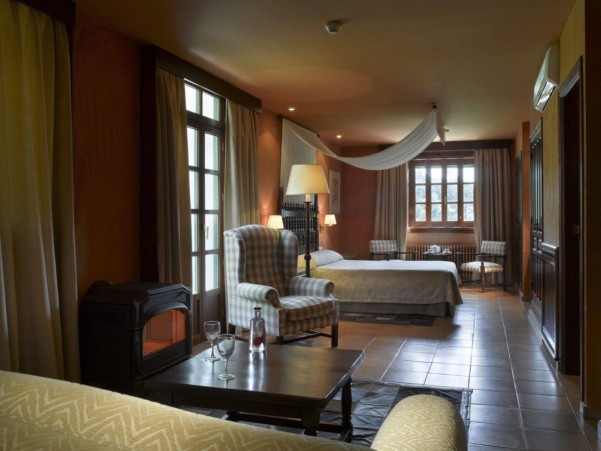 Hotel De 4*